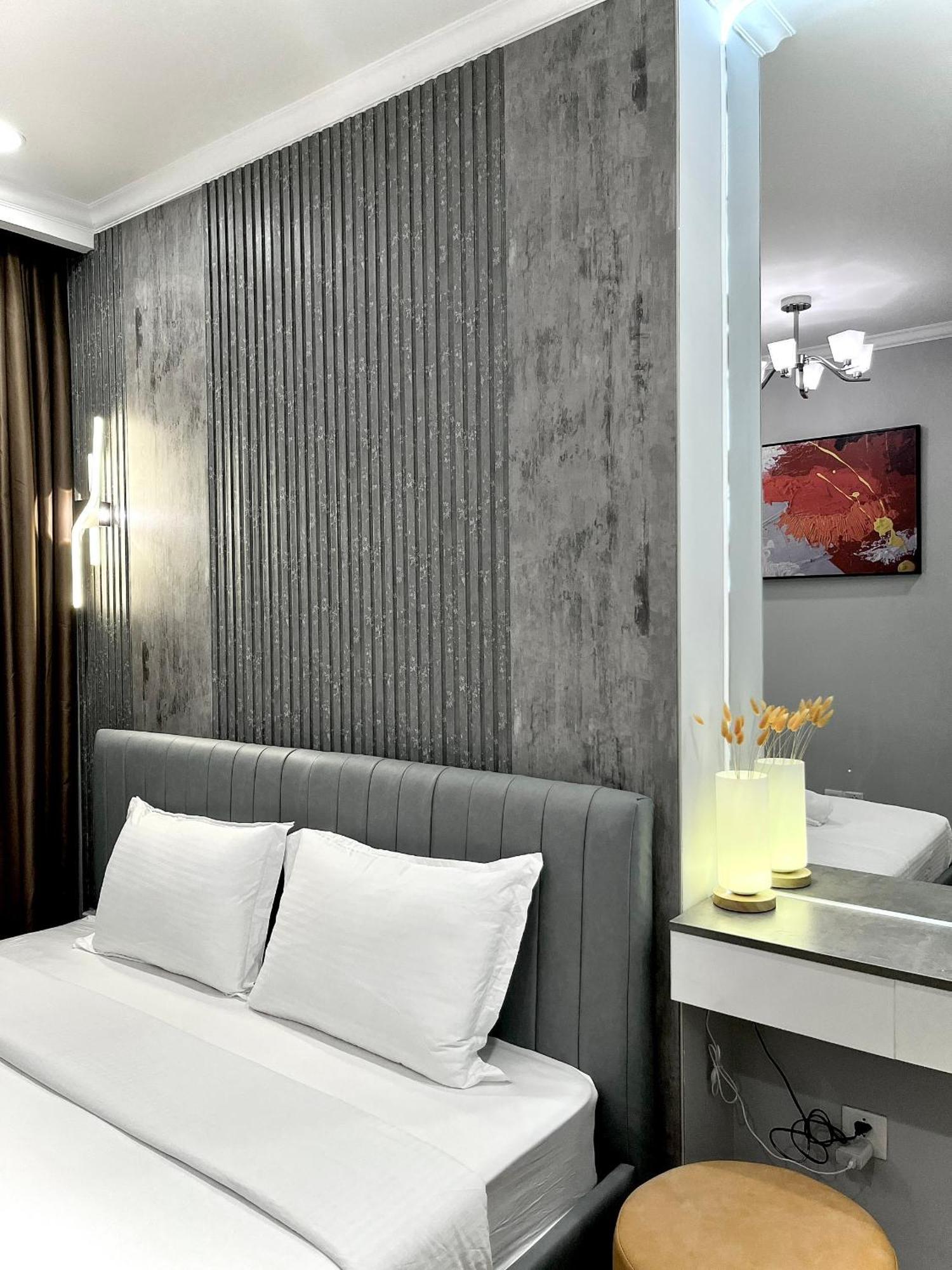 Vinhomes Luxury At Binh Thanh - Luna Landmark Apartment *