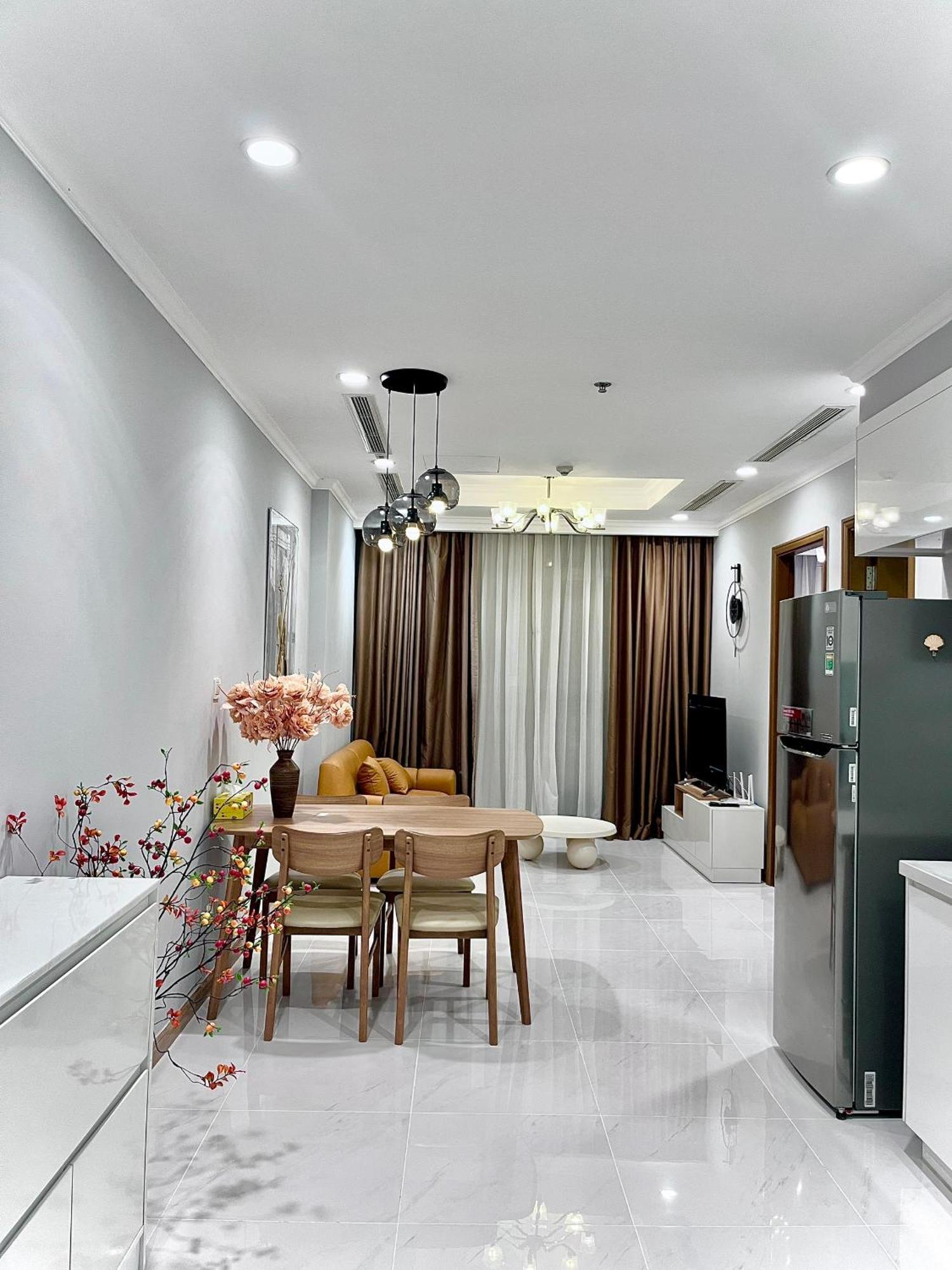 Vinhomes Luxury At Binh Thanh - Luna Landmark Apartment *